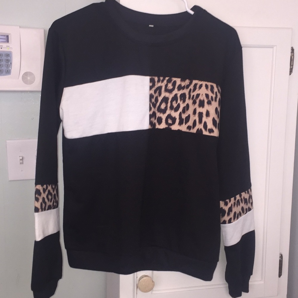 Women’s color block sweatshirt - Size S/M